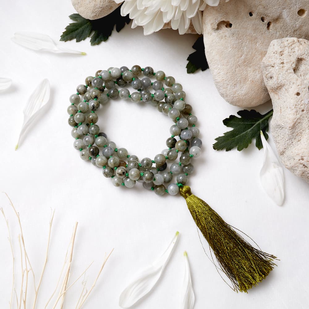 Labradorit-Mala – Schutz vor negativen Emotionen